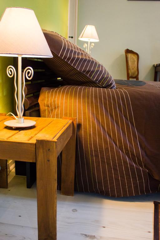 Aux Ronzieres Bed and Breakfast Pouilly-sous-Charlieu Rum bild