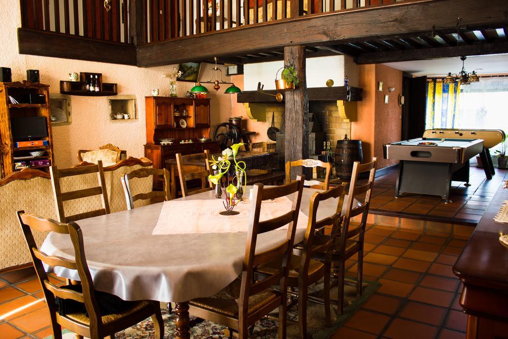 Aux Ronzieres Bed and Breakfast Pouilly-sous-Charlieu Rum bild